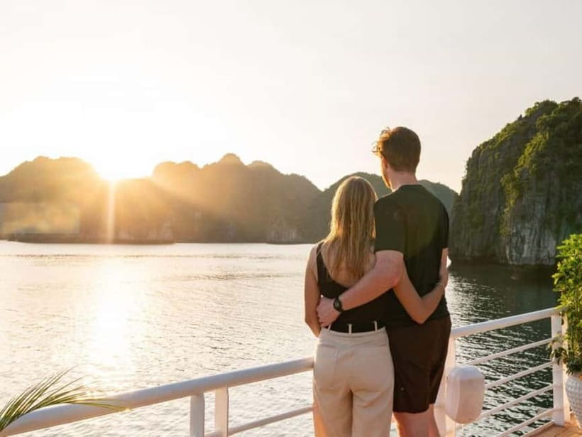 From Hanoi : 4-day Ninh Binh-Halong Bay Cruise with Balcony - Day 3: Halong Bay boarding, kayaking, Titop Island, and balcony sunset