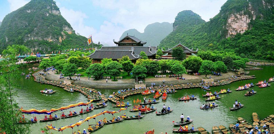From Hanoi: Bai Dinh, Trang An, and Mua Cave Full-Day Tour - Lunch in Ninh Bình: Included Vietnamese Cuisine (Fuel for the Climb)