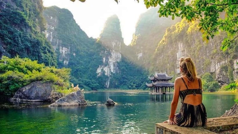 From Hanoi: Bai Dinh,Trang An and Mua Cave Trip - Lunch in Ninh Binh: a buffet that can be great or just fine