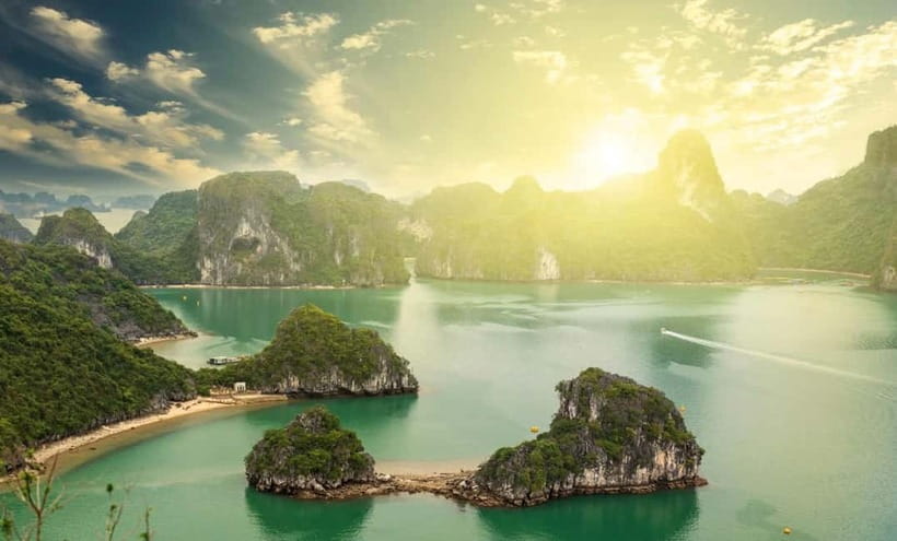 From Hanoi: Explore Ha Long Bay In Full Day - Sung Sot Cave’s 700+ steps: where the day turns into pure spectacle