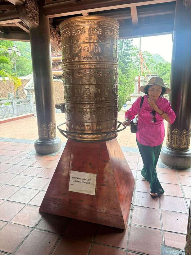 From Hanoi: Full-Day Perfume Pagoda Group Tour with Lunch - Perfume Pagoda in Dong Bac: why this trip feels more than a temple stop