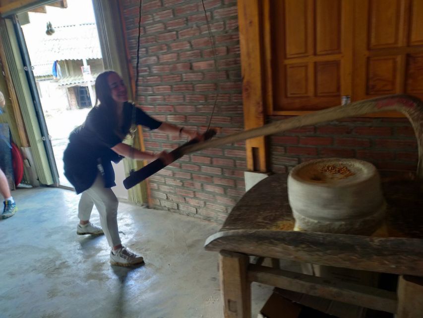 From Hanoi: Guided 2-Day Tour of Sa Pa with Lunch & Dinner - Muong Hoa valley and Ly Chai lunch: the part you’ll talk about later