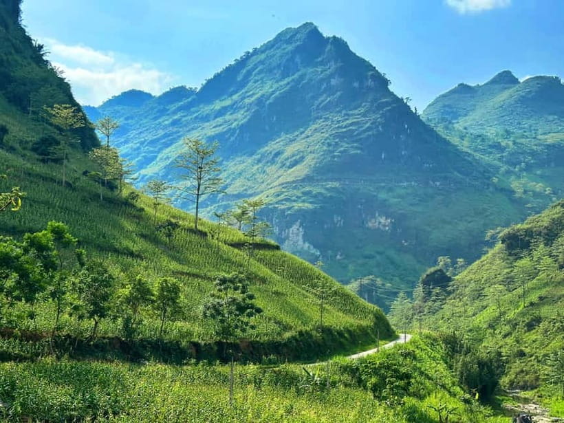 From Hanoi: Ha Giang Loop Motorbike Tours 3-Days 2-Nights - Day 3: Du Gia Waterfall, Du Gia market on Saturday, and the return to Hanoi