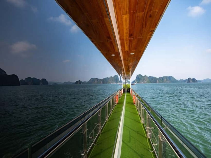 From Hanoi: Halong bay Luxury tour on 5 star cruise - Lunch on the boat and the sunset party: food that supports the pace
