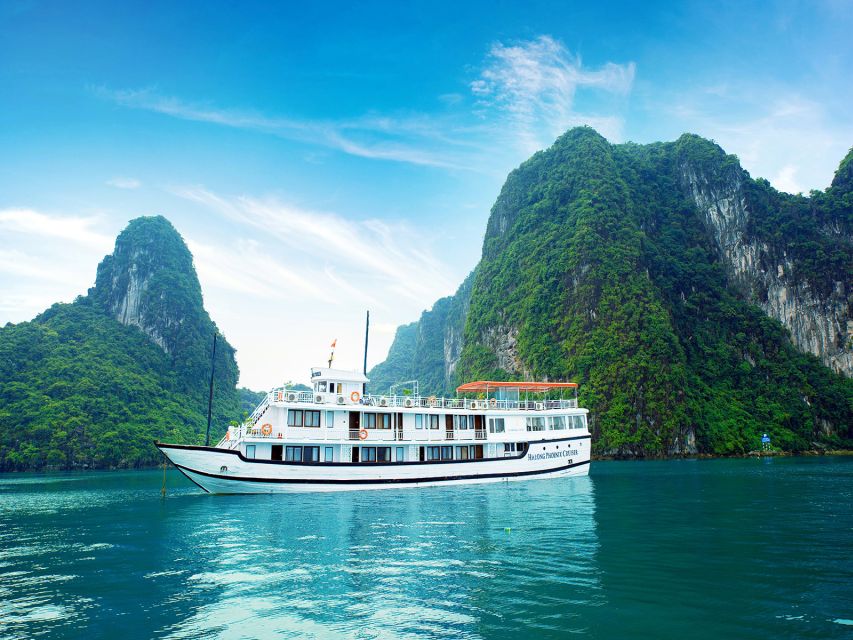 From Hanoi: Halong Explorer 3-Day Deluxe Cruise - Hanoi to Ha Long: where the day really starts