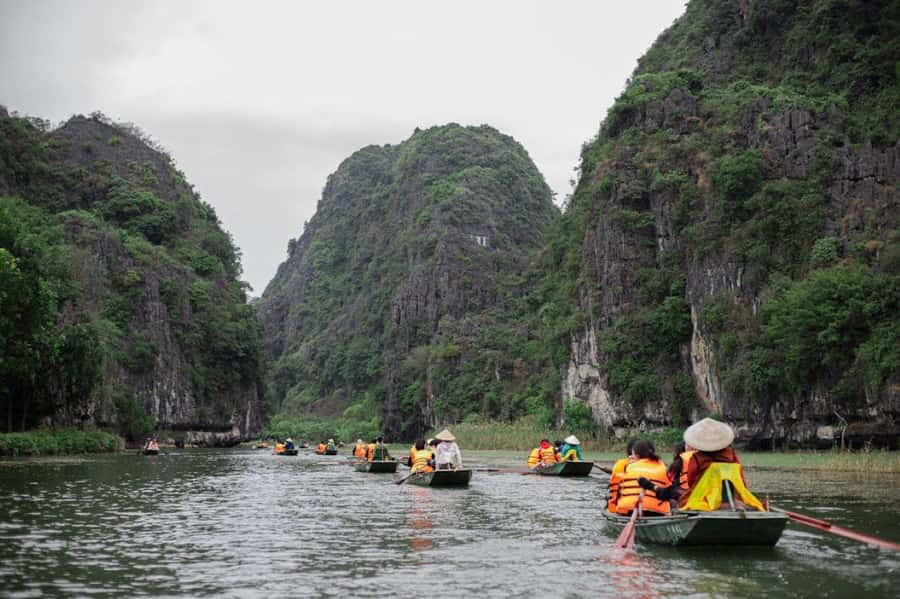 From Hanoi: Hoa Lu, Tam Coc, and Mua Cave Adventure Day Tour - From Hoàn Kiếm to Ninh Bình: the bus ride setup