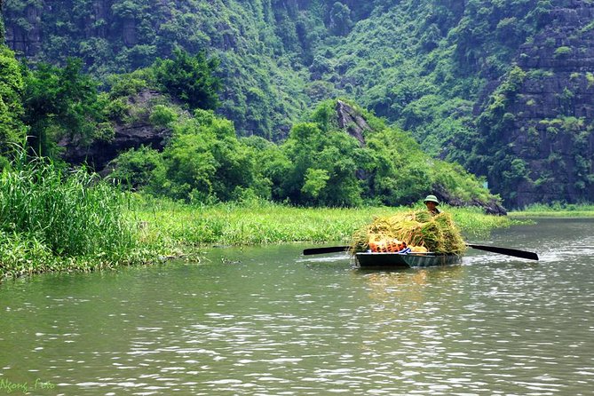 From Hanoi: Hoa Lu - Tam Coc boating - Cycling & Mua Cave visit - Optional cycling around Tam Coc-Bich Động: countryside life for a short window