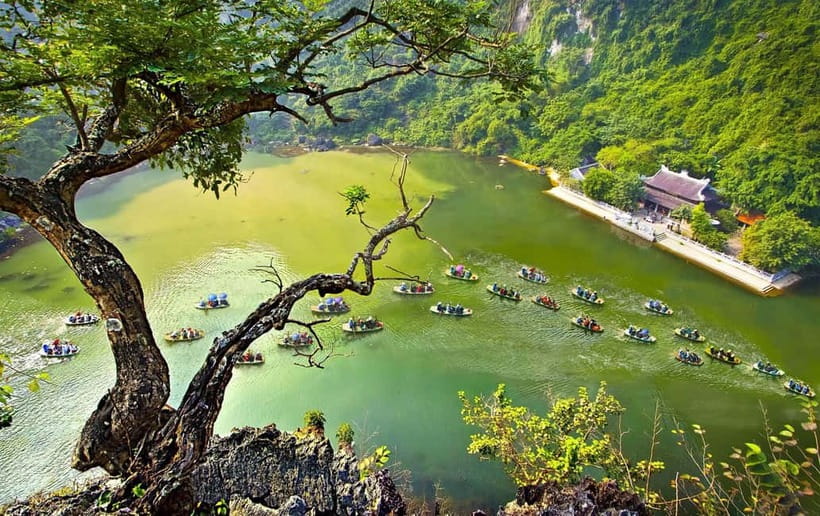 From Hanoi: Hoa Lu, Tam Coc, Mua Cave & Cycling in Ninh Binh - Mua Cave and Ngoa Long: nearly 500 steps for panoramic payback