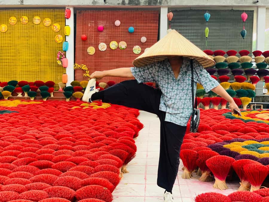 From Hanoi: Incense Village, Conical Hat and HaThai Art Tour - Getting around: pickup in Hanoi Old Quarter and options at the end