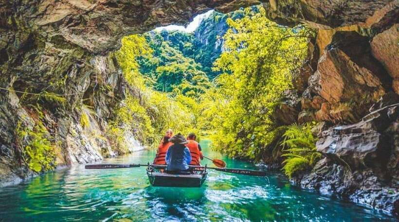 From Hanoi: Ninh Binh, Bai Dinh, Trang An and Mua Cave Trip - Trang An UNESCO Boat Caves and the Kong: Skull Island Connection