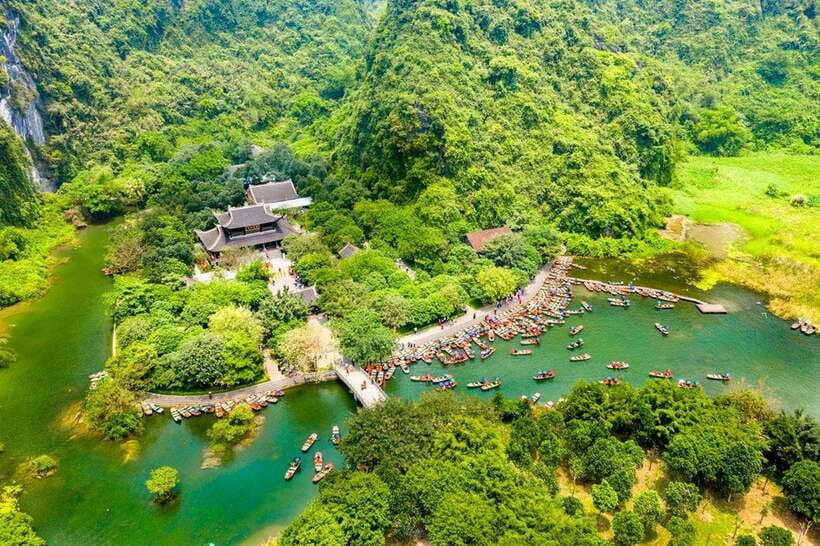 From Hanoi: Ninh Binh Boat Ride, Mua Cave Hike, Temple Visit - Hoa Lu temples: Ancient capital stops with real context