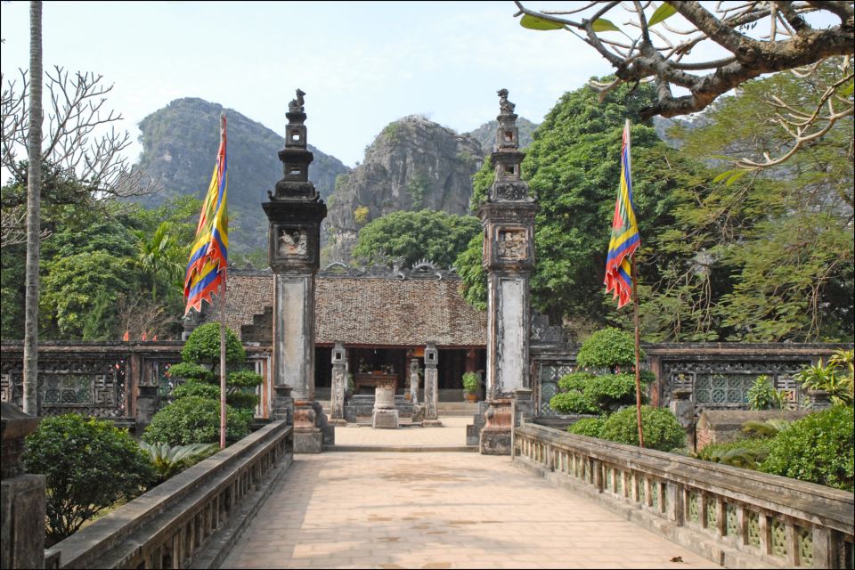 From Hanoi: Ninh Binh & Cuc Phuong National Park 2-Day Tour - Mua Cave and Lying Dragon Mountain: the 500 steps payoff