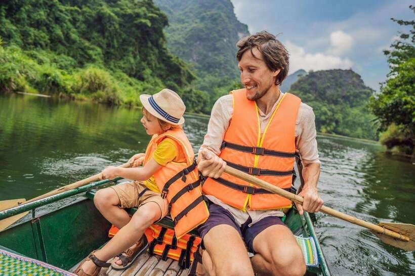 From Hanoi: Ninh Binh- Hoa Lu-Tam Coc- Mua Cave- Highlight - Tam Coc Sampan Boat Trip: The Ha Long Bay Feeling, Slower and More Human