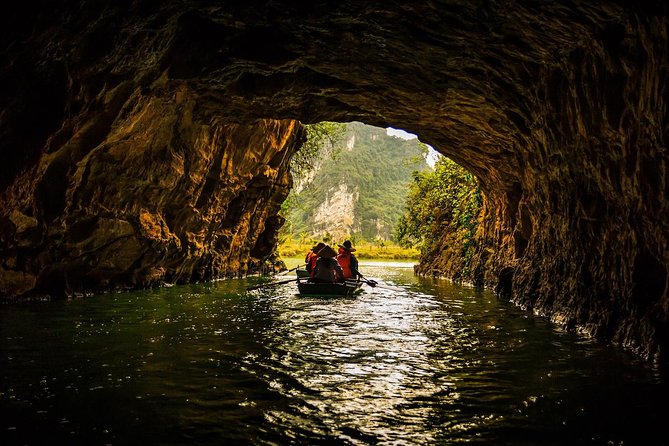 From Hanoi: Ninh Binh Tour Highlights - Transfer & Buffet Lunch - Pacing, comfort, and group size on the ground