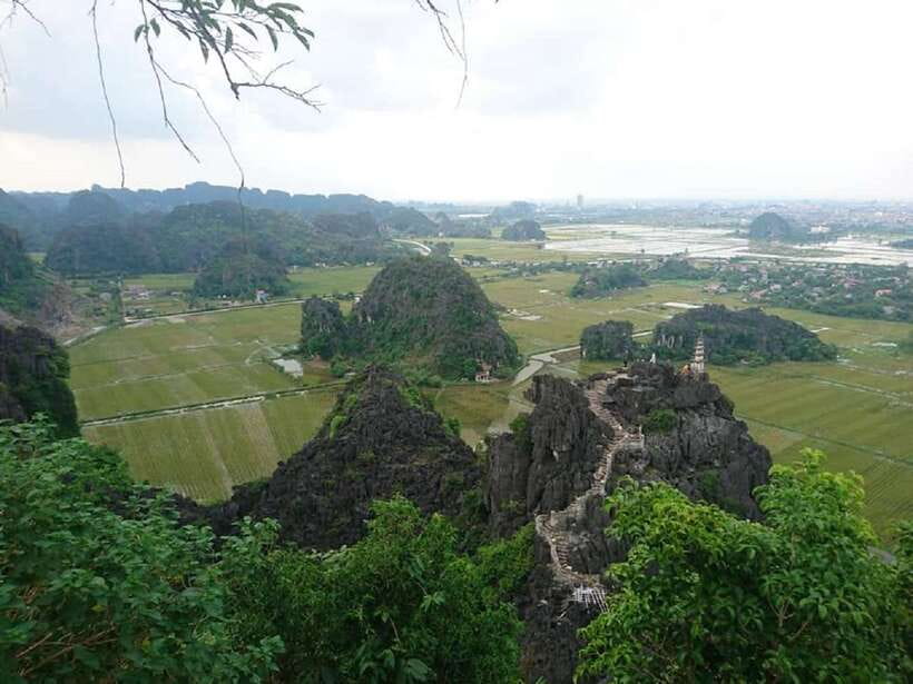 From Hanoi: Ninh Binh, Trang An, Bai Dinh, and Mua Cave Trip - Buffet Lunch: Decent Fuel Between Temples and Boats