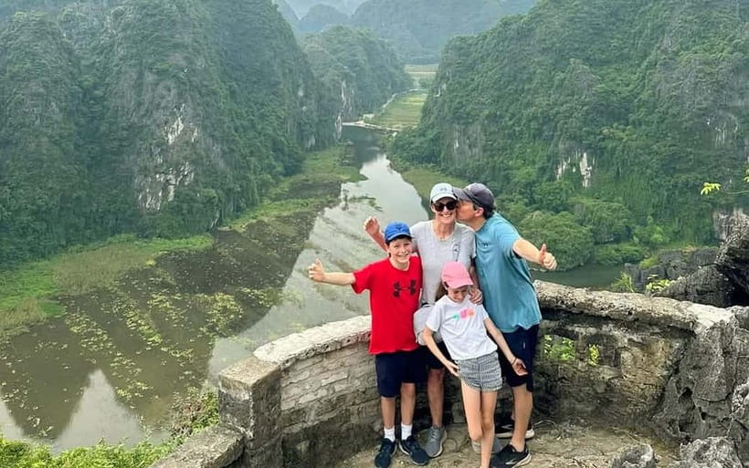 From Hanoi/NinhBinh: HoaLu-Bai Din- TrangAn- MuaCave-BichDon - Hoa Lu: King Dinh and King Le Temple Without the Long Detour