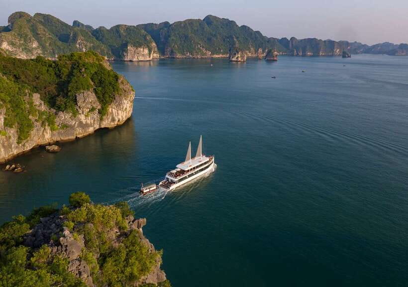 From Hanoi or Halong: Halong Bay Day Cruise - A Modern Jade Sails Day on Ha Long–Lan Ha Bay