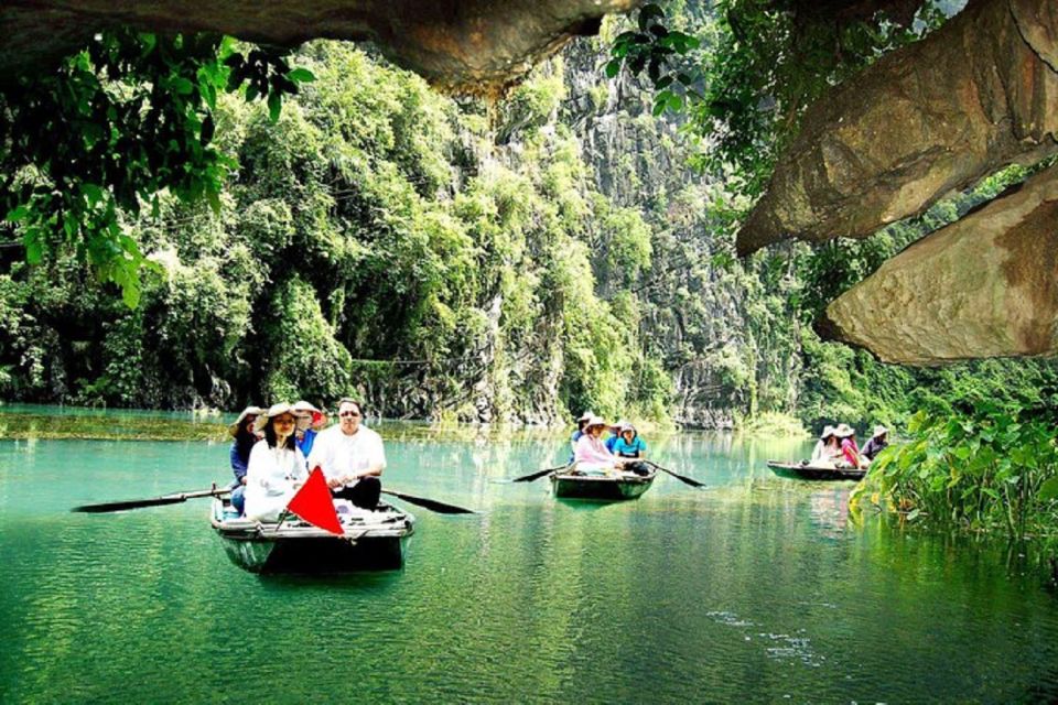 From Hanoi: Perfume Pagoda Tour and Yen Stream Boat Ride - The bamboo-boat part on Yen Stream: the calm intermission