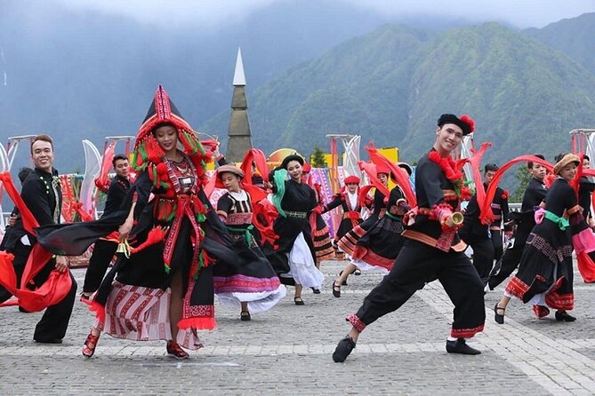 From Hanoi : Sapa Moutain Trek - Halong bay Heritage - Moving from the mountains to the sea: rail to Tuan Chau
