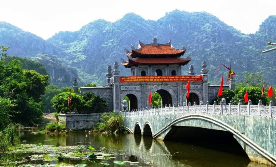 From Hanoi: Tam Coc Boat Trip and Hoa Lu & Mua Cave Tour - How the guided experience shapes your trip (and when it helps most)