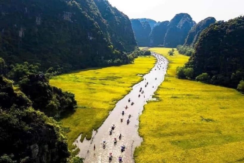 From Hanoi: Tam Coc Boat Trip and Hoa Lu & Mua Cave Tour - Mua Cave and the 500 steps to the Lying Dragon viewpoint