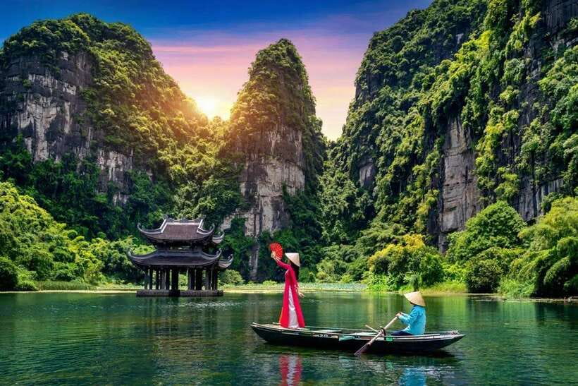 From Hanoi: Trang An, Hoa Lu & Mua Cave Full-Day Luxury Tour - Key things worth getting excited about