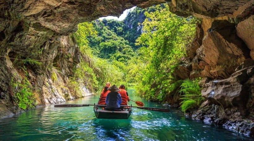 From Hanoi: Trang An, Hoa Lu & Mua Cave Full-Day Luxury Tour - Mua Cave: 500 steps, then the Ngo Dong River view