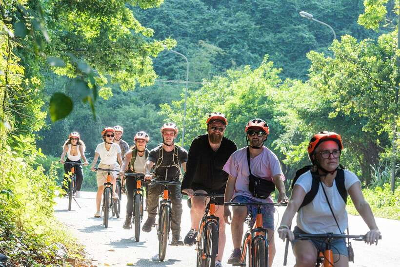 From Hanoi: Trang An, Hoa Lu & Mua Cave Full-Day Luxury Tour - Lunch in the middle of the day: set menu convenience, plan for drinks