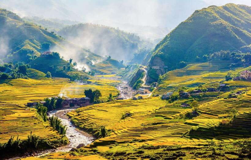 From Hanoi: Trek and Stay: 3-Day Sapa Highlands Adventure - Hanoi Pickup and the Sleeper Bus Ride (what actually drives your day)
