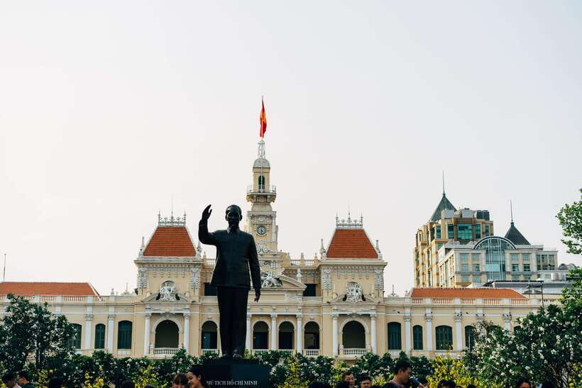 From HCM: City Highlights & Chinatown Trips – Water Bus Tour - Chinatown and Thien Hau Temple: where the incense makes sense on camera