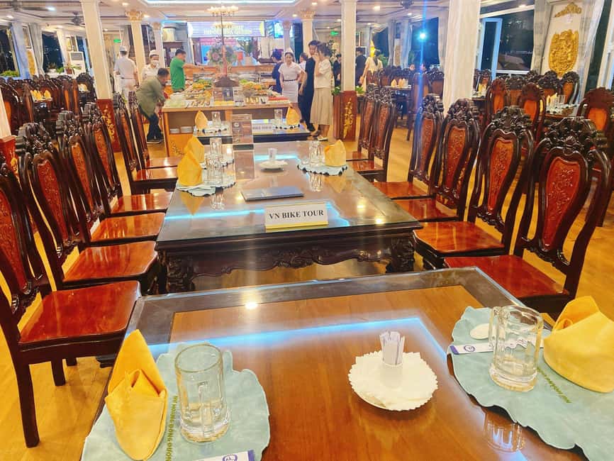 From Ho Chi Minh: Dinner on cruise Saigon (Private Table) - The included dinner: what to expect, and what to double-check