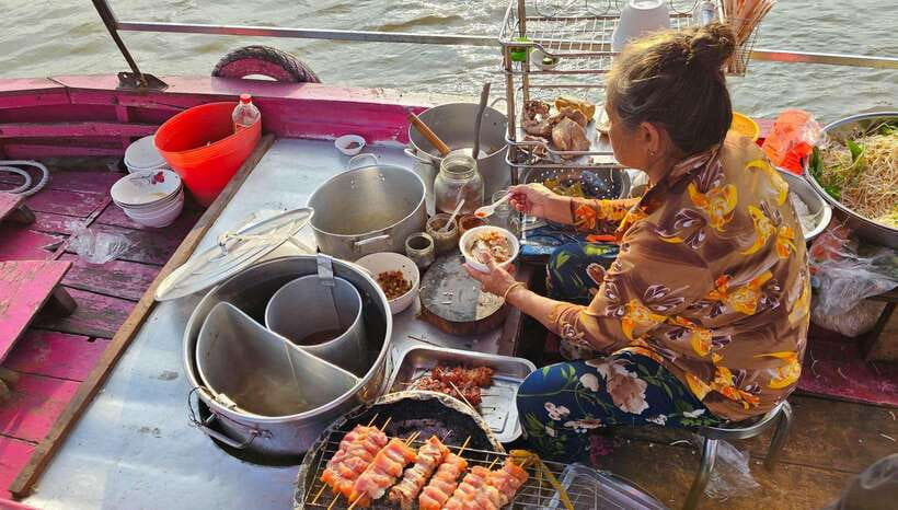 From HoChiMinh: 2 Day Mekong Delta Tour exit Phu Quoc Island - Mekong River cruise, then Ben Tre by hand-rowed boat