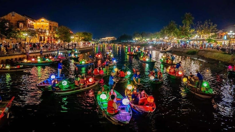 From Hoi An/Da Nang: Hoi An City Tour & Lanterns Release - The Boat Ride and Flower Lantern Release: The Main Event