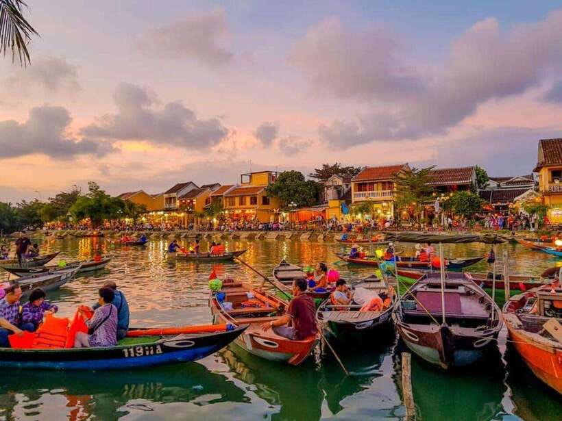 From Hoi An/Da Nang: Hoi An City Tour & Lanterns Release - Two Options for Ancient Houses: Phung Hung or Tan Ky