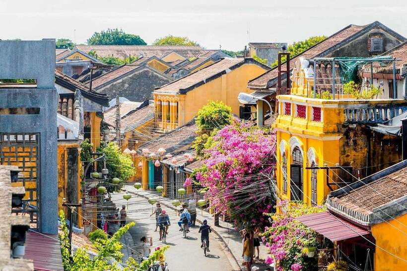 From Hoi An/Da Nang: Hoi An City Tour & Lanterns Release - Japanese Bridge: 400-Year-Old Connections and Hidden Meaning