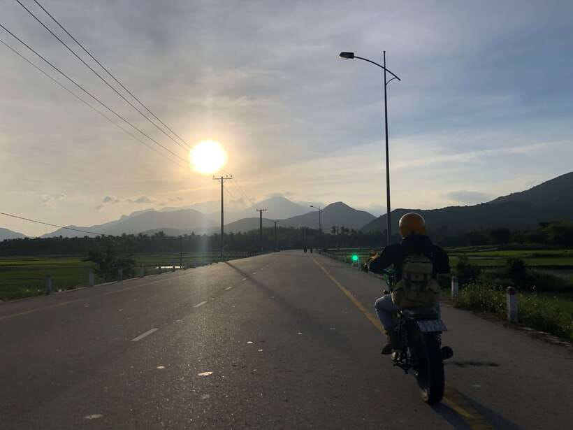 From Hue/Da Nang/Hoi An: Hai Van Pass Tour by Motorbike - 8:00 hotel pickup, then gear up for the road