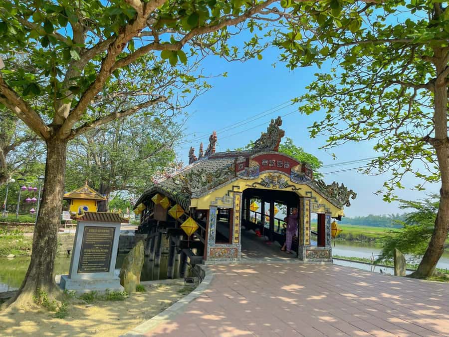 From Hue: Hoi An Guided Bus Tour with 4 Scenic Stops - Stop 1: Thanh Toan Bridge—small, quiet, and worth the 15 minutes