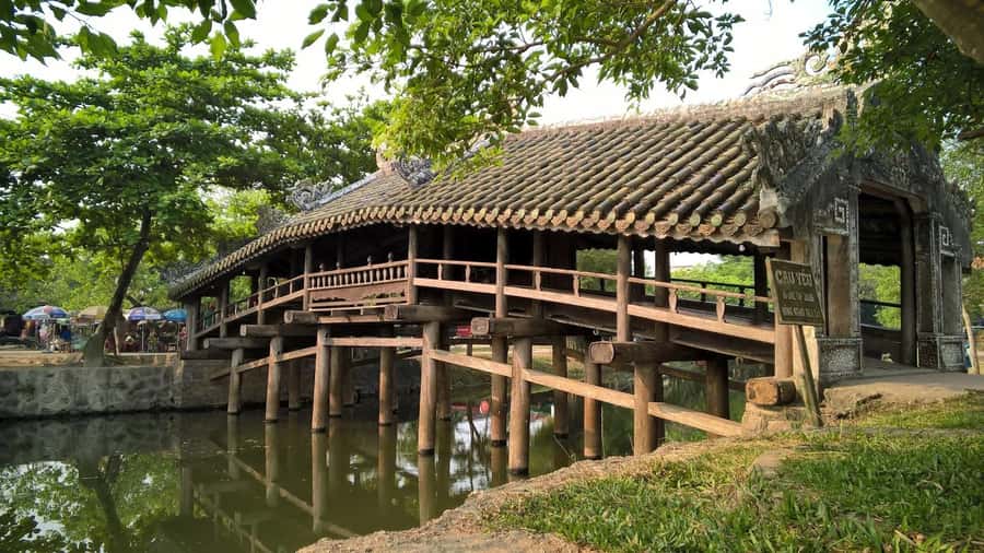 From Hue: Hoi An Guided Bus Tour with 4 Scenic Stops - Stop 3: Hai Van Pass—30 minutes of road views over the East Sea