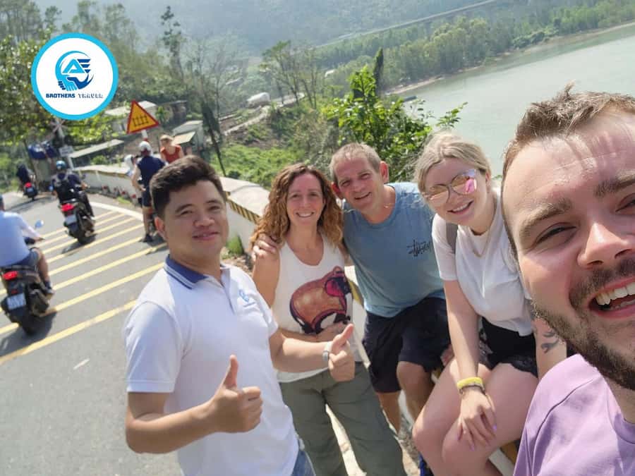 From Hue: Hoi An Guided Bus Tour with 4 Sightseeing Stops - Key Stops That Make This Hue to Hoi An Transfer Special