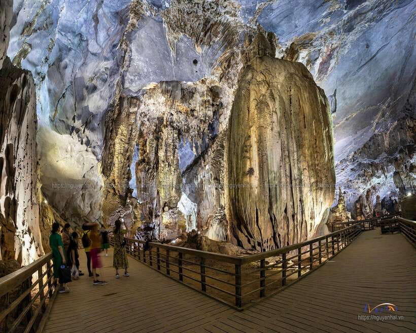 From Hue: Phong Nha Cave & Paradise Cave Full-Day Trip - Inside Phong Nha Cave: Photo Stop Energy and the Diamond-Stone Effect