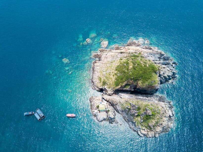 From Nha Trang: 3-Island Deluxe Tour with Lunch - Tranh Island at Vinh San Ho: Clear Water and Real Swim Time