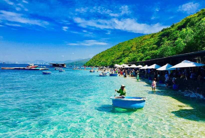 From Nha Trang: 3-Island Deluxe Tour with Lunch - English Guide Support and the Human Side of Group Tours