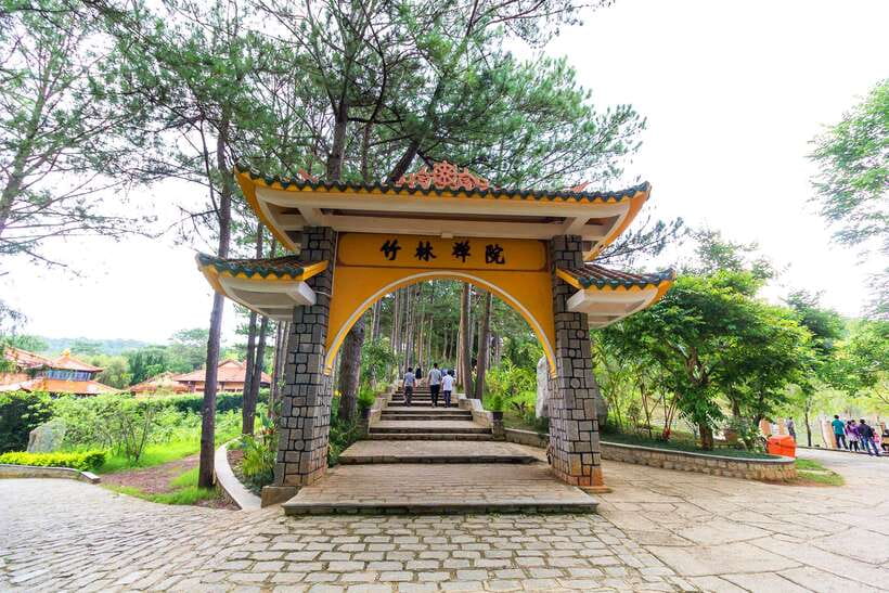 From Nha Trang: Best Seller Top Site Luxury Da Lat City Trip - Truc Lam Temple and its 2,000+ flower varieties