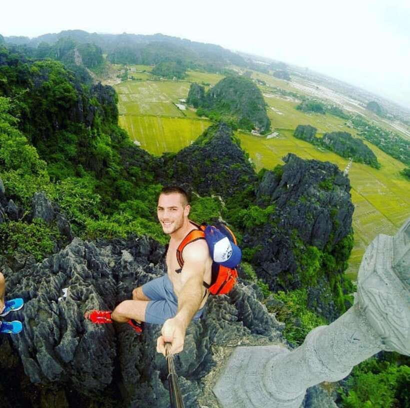 From Ninh Binh: Hoa Lu, Bai Dinh, Trang An, & Mua Cave Tour - Trang An Landscape Complex: UNESCO caves by bamboo boat