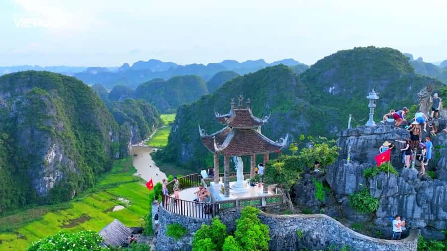 From Ninh Binh : Hoa Lu, Bich Dong, Trang An, Mua Cave Tour - Key Things That Make This Day Tour Work