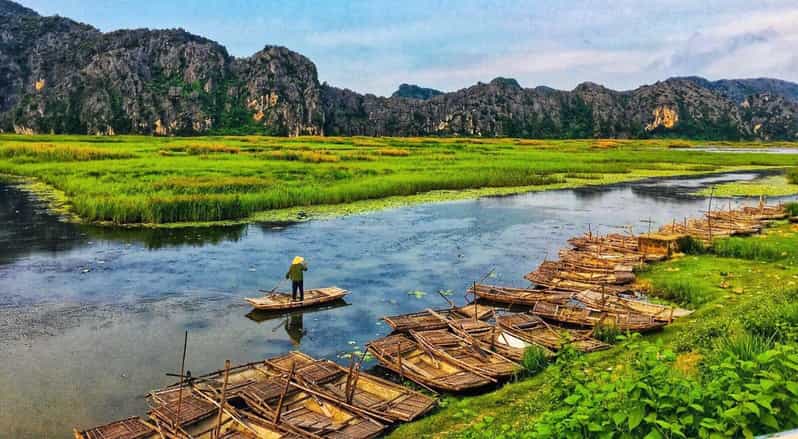 From Ninh Binh: Visit Cuc Phuong National Park - Van Long - Inside Cuc Phuong: primate rescue center, botanical garden, and real nature time