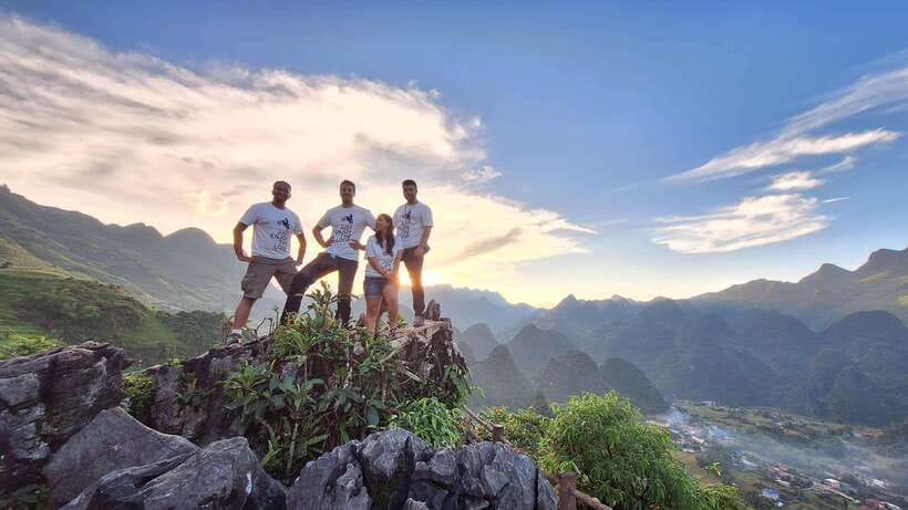 From SaPa: 4 Day Ha Giang Loop Motorbike Tour With Rider - Day 5: Lung Khuy Cave, Lung Tam linen weaving, and back to Ha Giang by 3:30PM