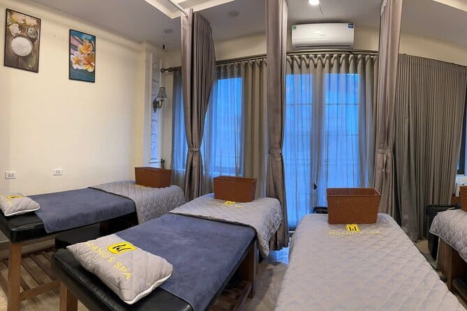 Full Body Combo with Aromatherapy or Deep Tissue treatment - Before Your Massage: Coffee, Paperwork, and a Private Room
