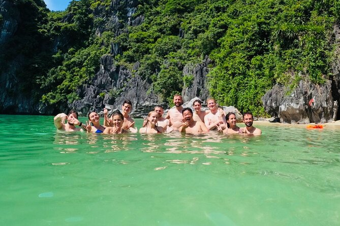 Full Day Boat Tour in Halong Bay, Cat Ba Archipelago & Lan Ha Bay - The food and small comforts that make a long day easier