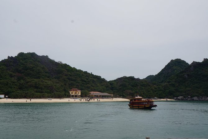 Full day boat trip with Cat Ba Captain Jack to Lan Ha Bay and Ha Long Bay - Leaving Thap Nghieng Island and heading back